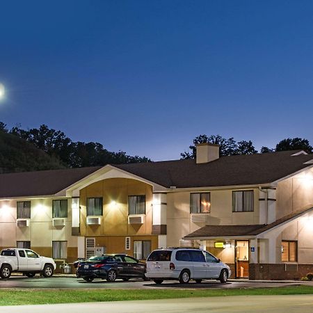 Super 8 By Wyndham Ripley Hotel Екстериор снимка